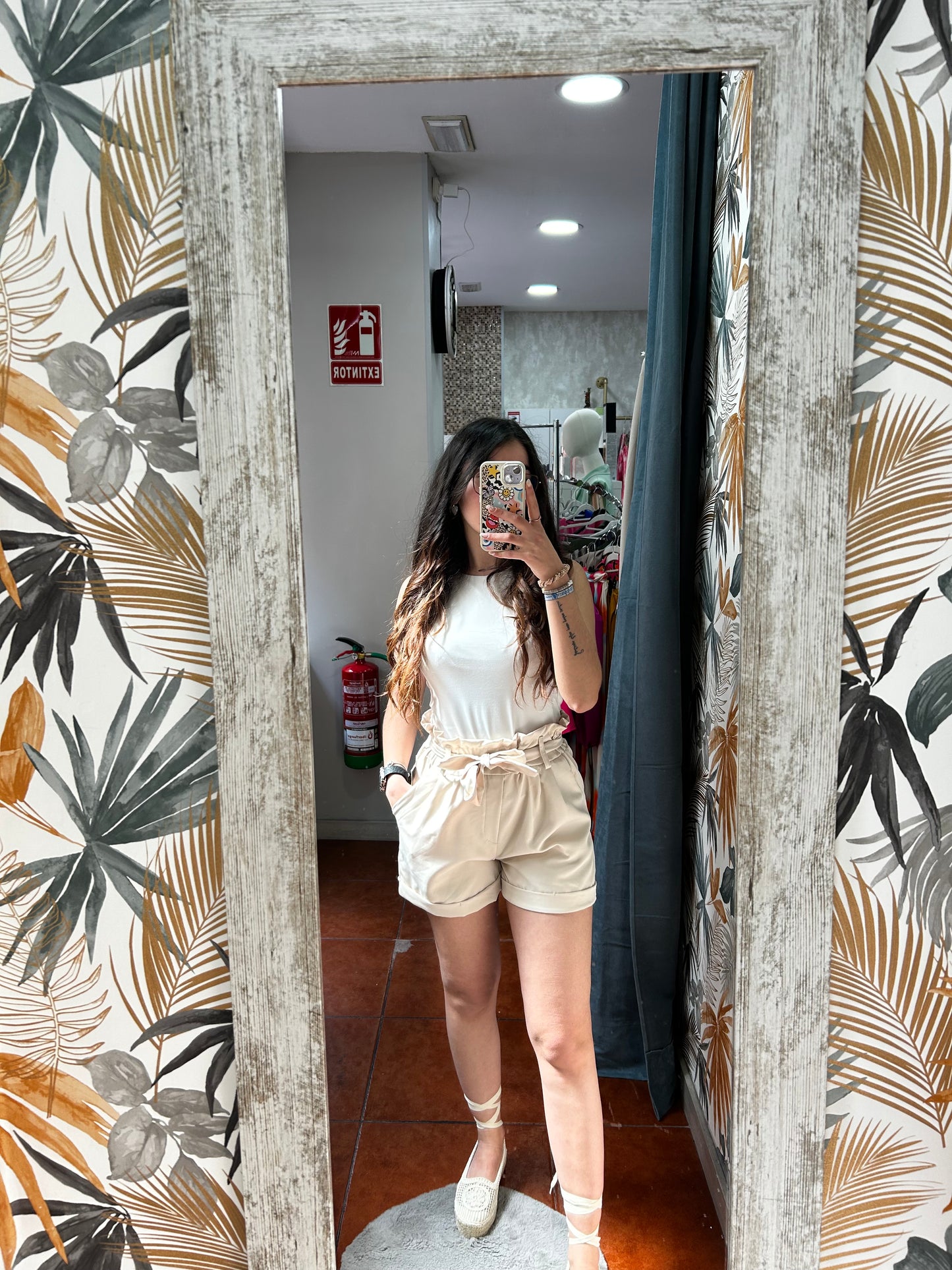 Pantalón corto lazo