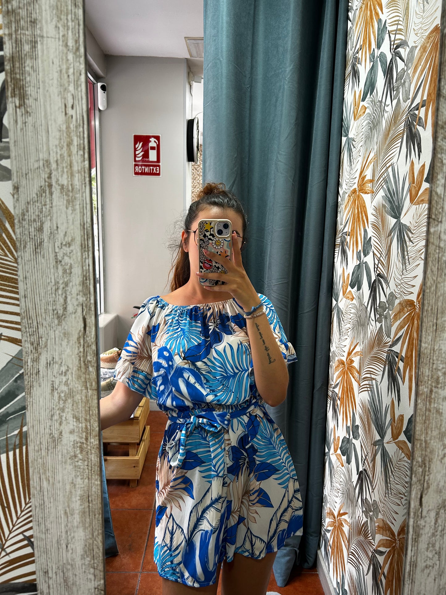 Mono flores azul