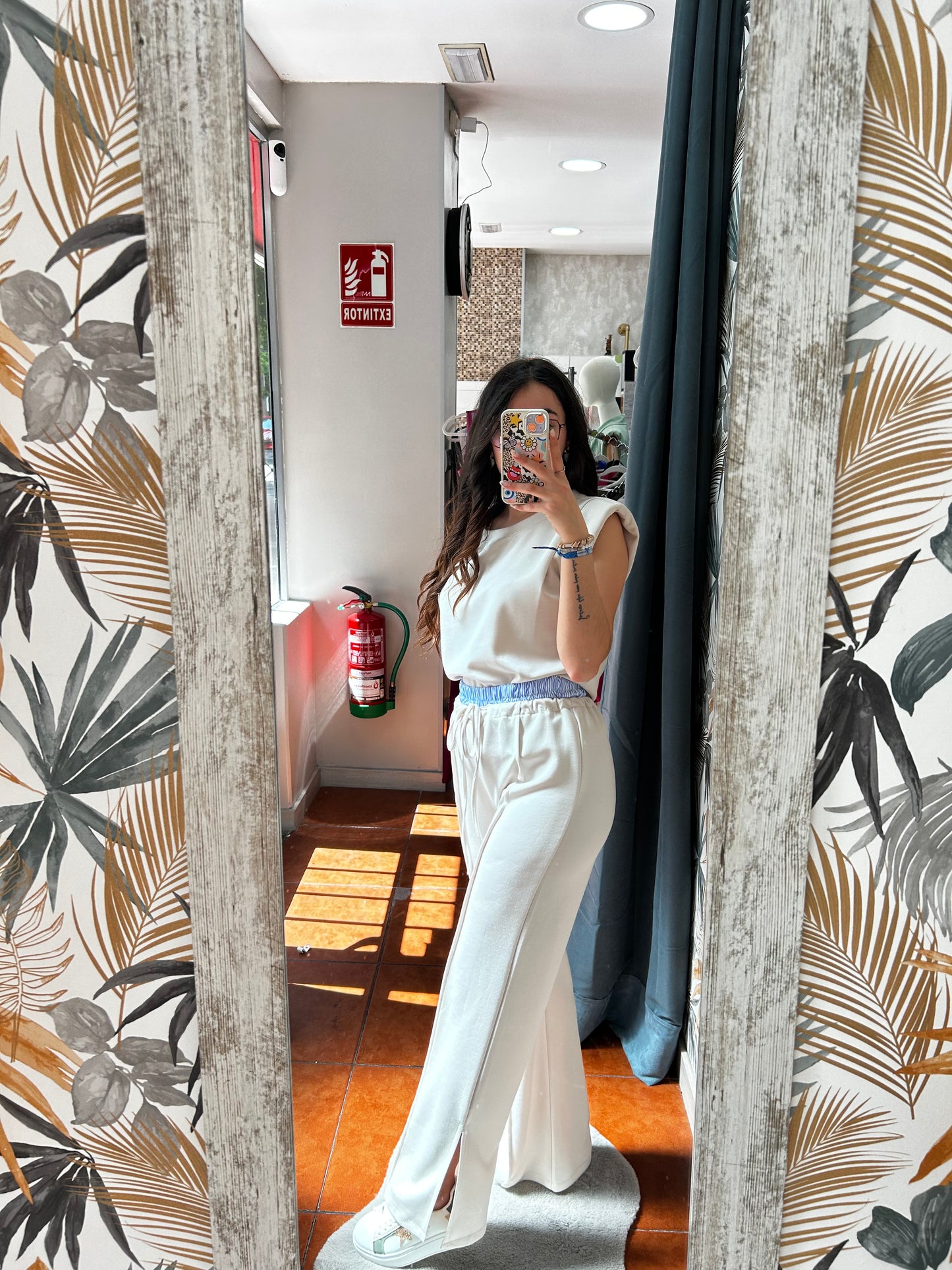 Conjunto beige línea rayas