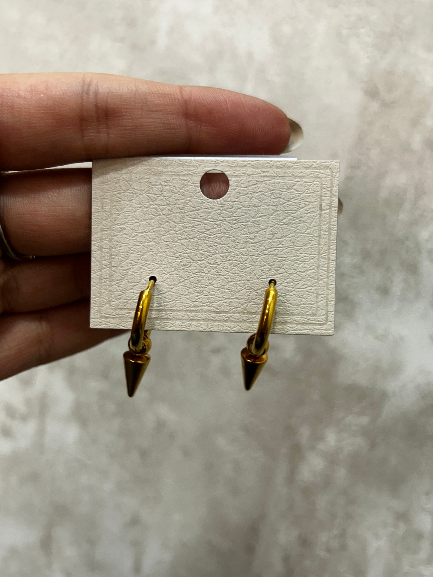 Pendientes acero pico.