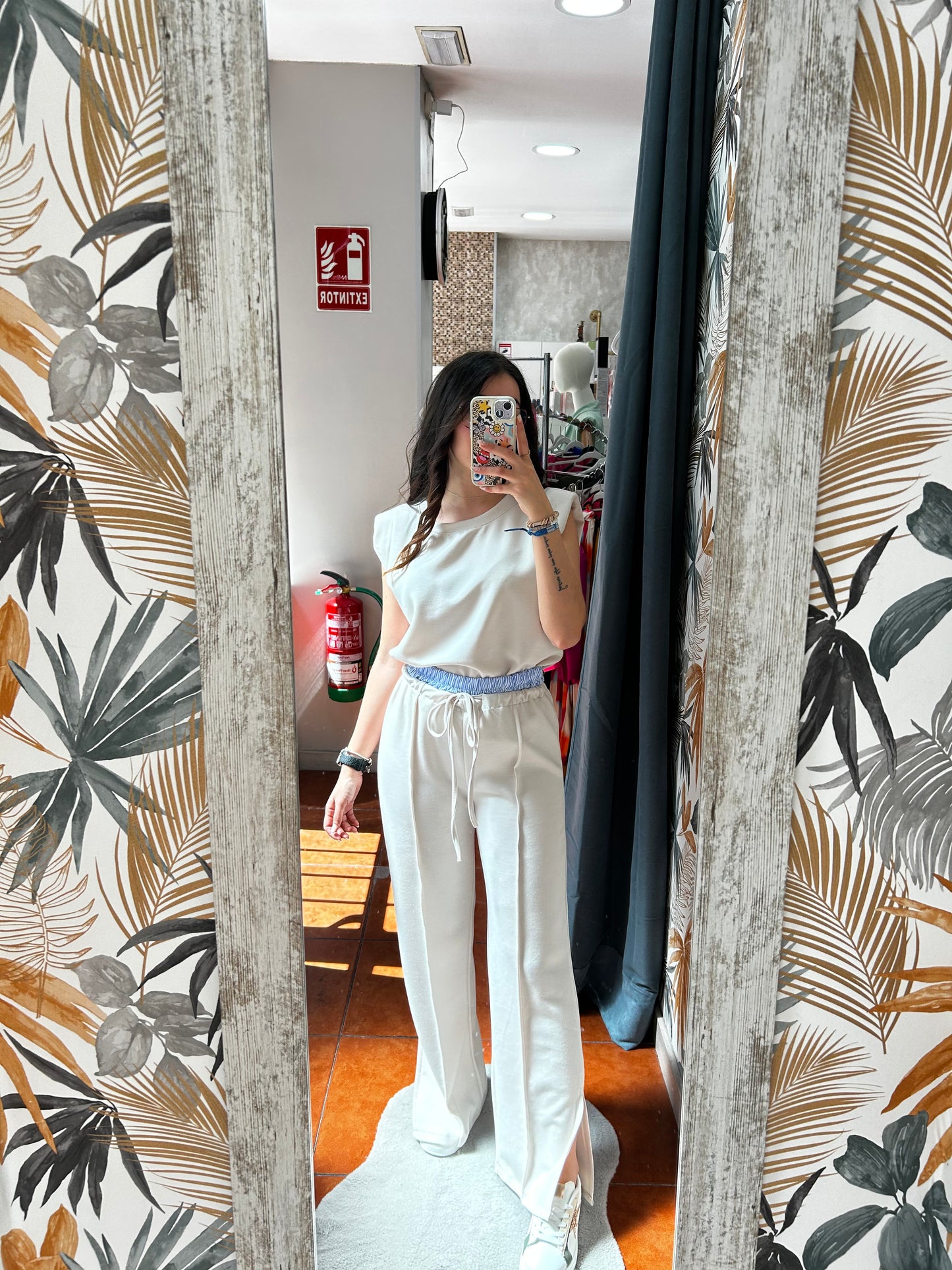 Conjunto beige línea rayas