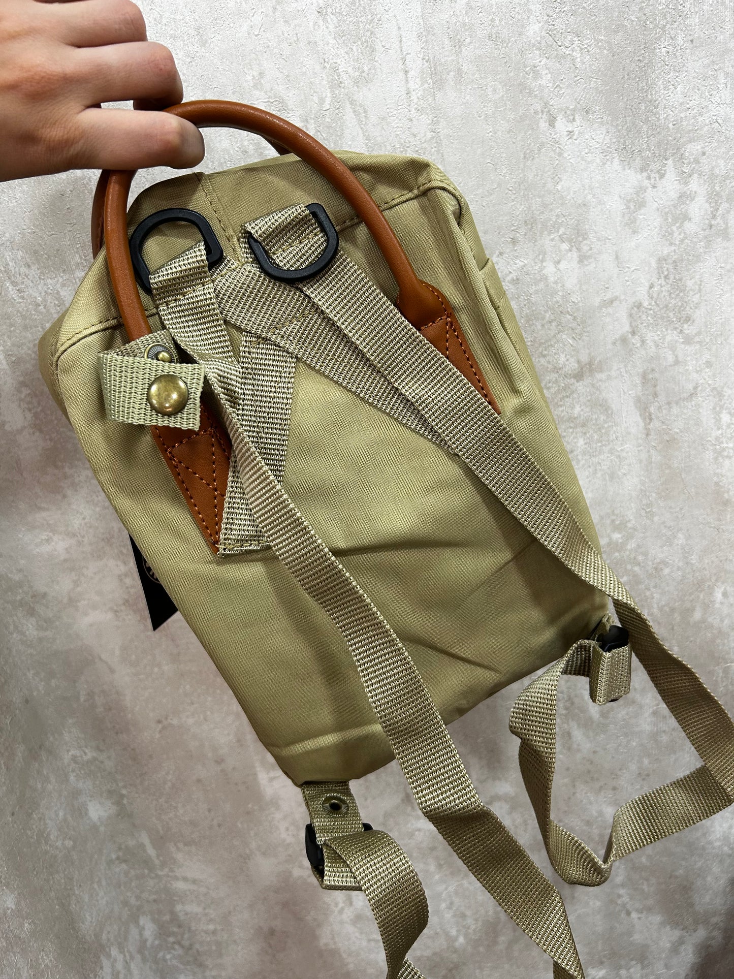 Mochila verde caqui