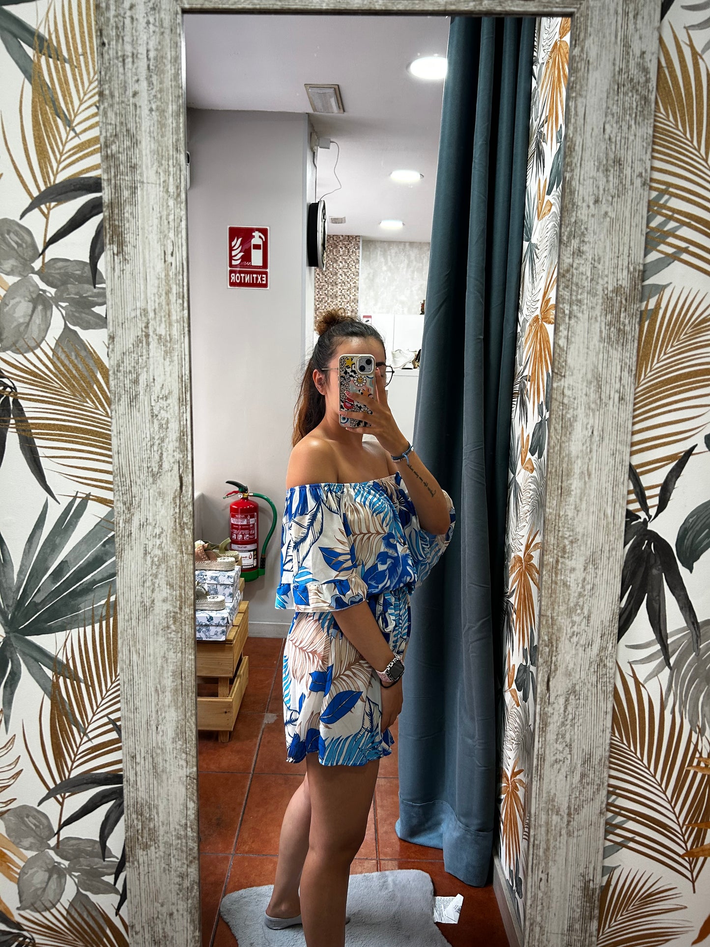 Mono flores azul