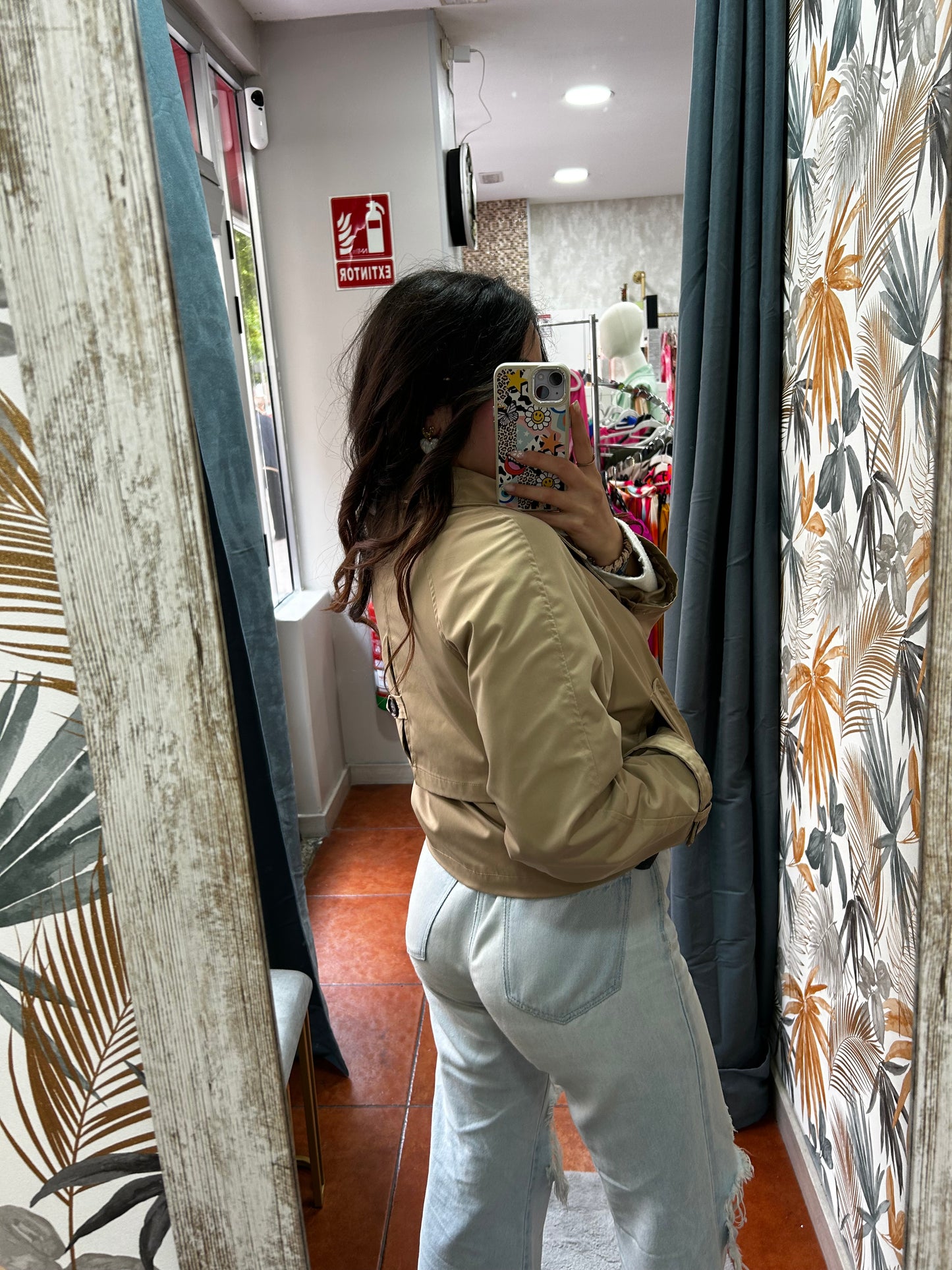 Gabardina marrón