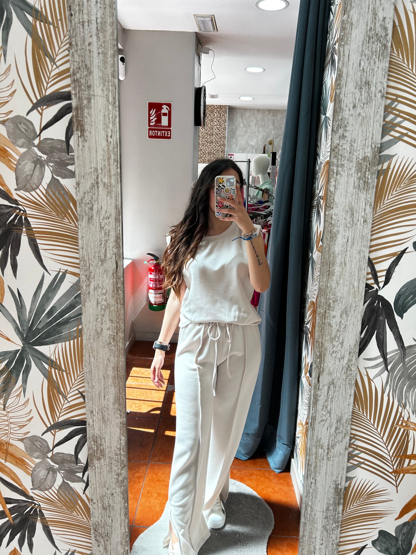 Conjunto beige línea rayas
