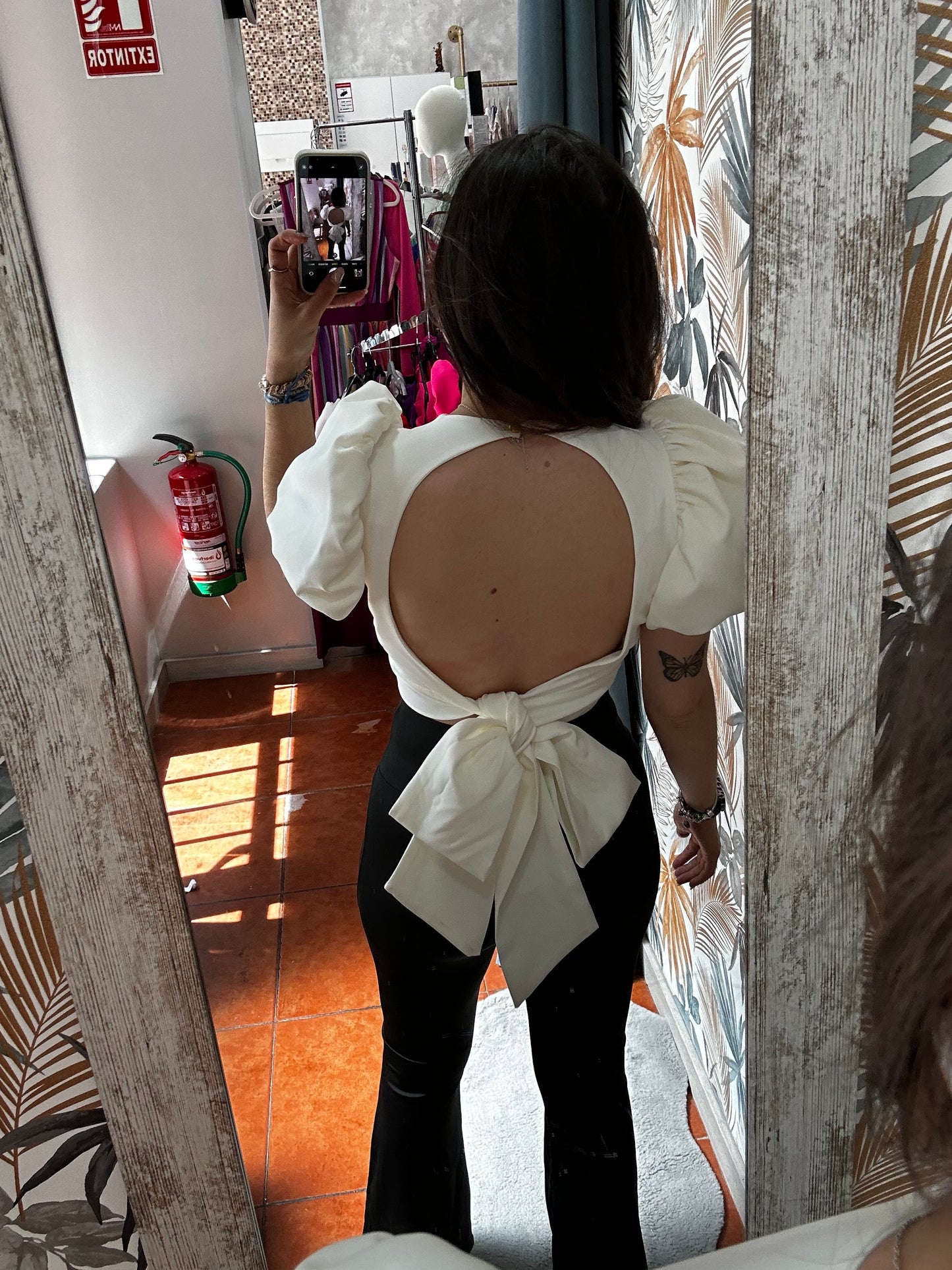 Top blanco nudo