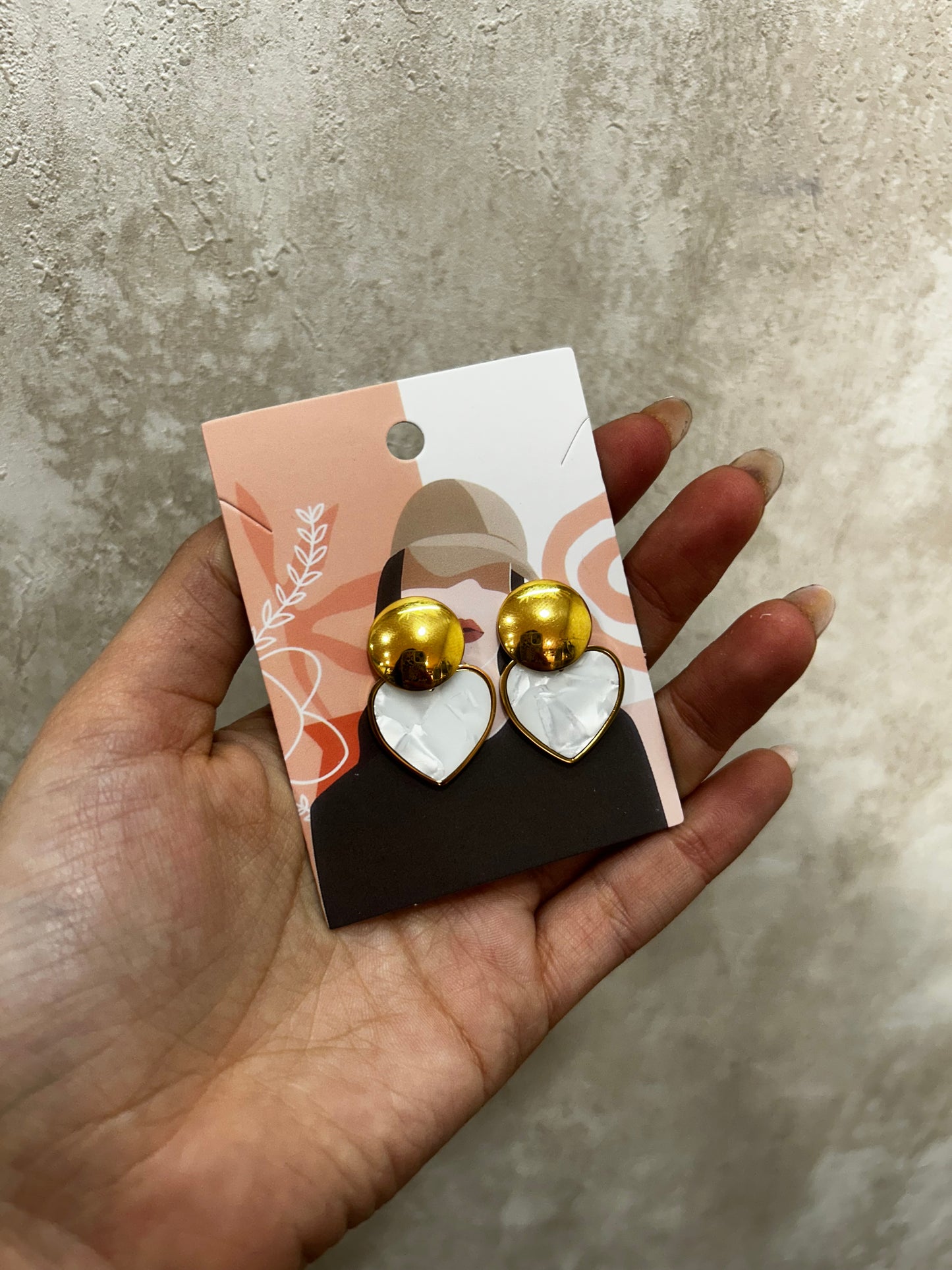 Pendientes corazón blanco
