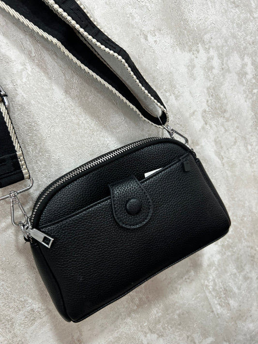 Bolso negro boton