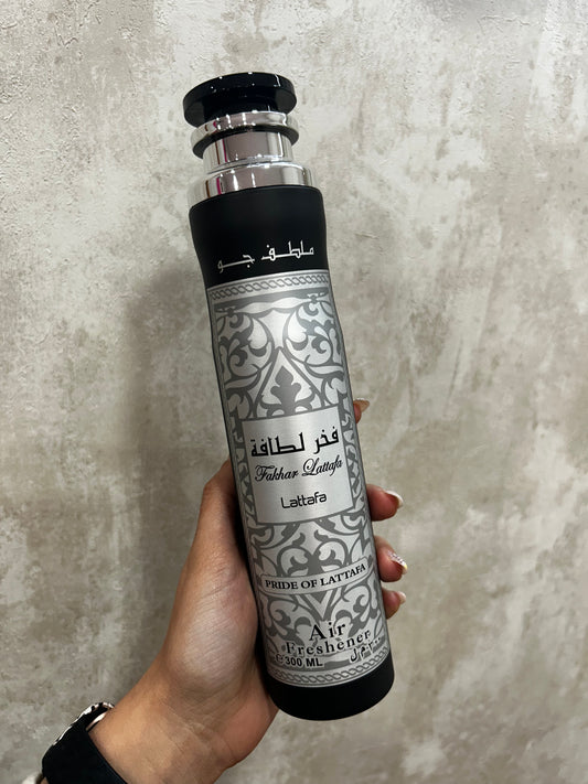 Fakhar Black