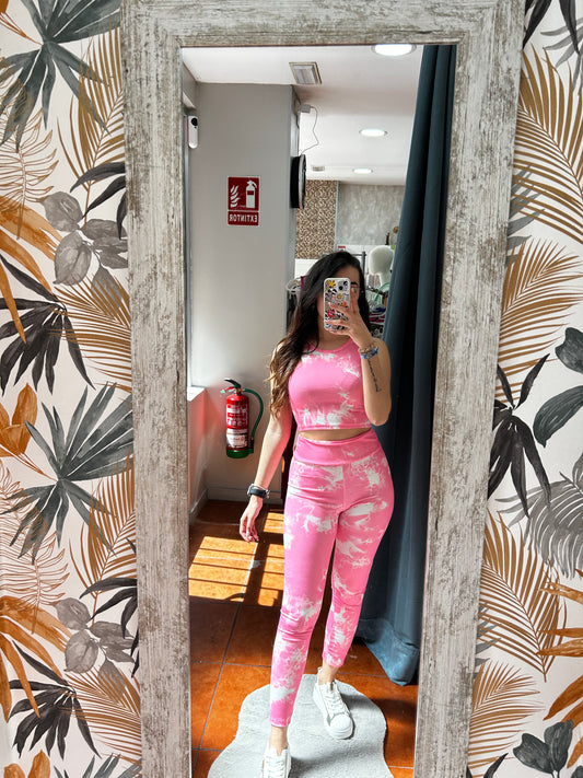 Conjunto deportivo rosa