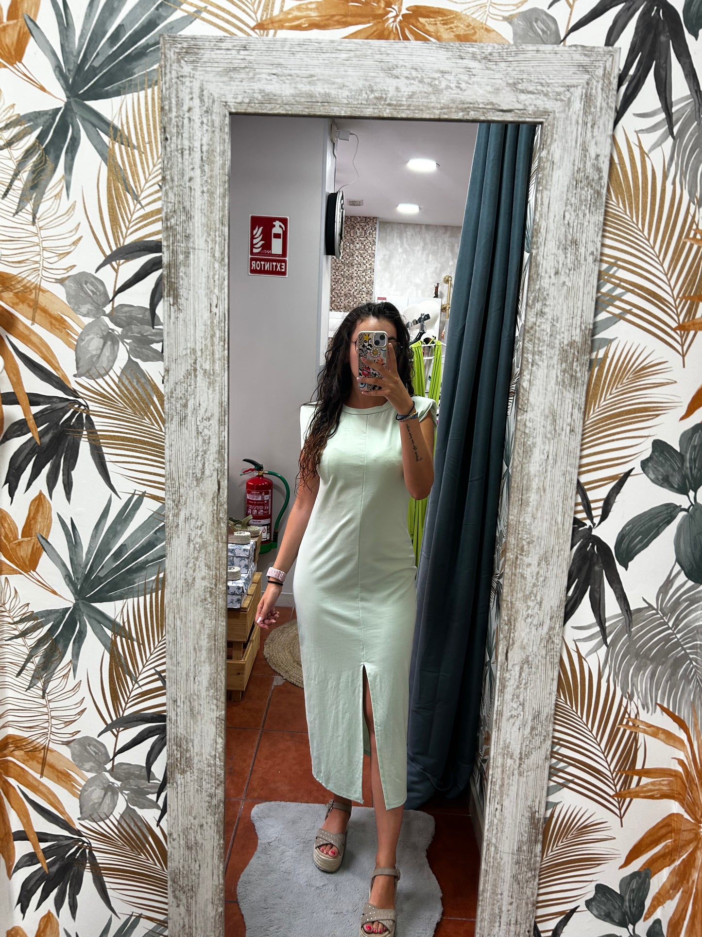 Vestido hombreras - verde pastel