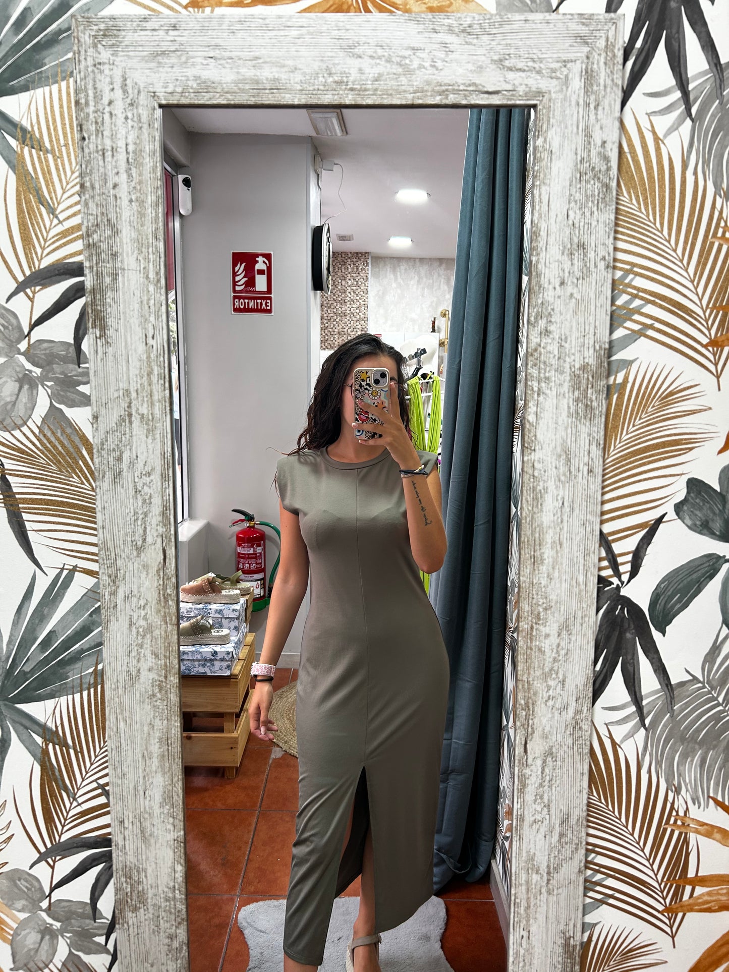 Vestido hombreras - caqui