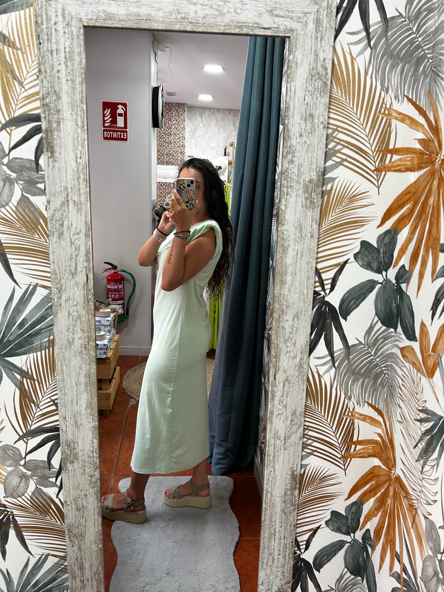 Vestido hombreras - verde pastel